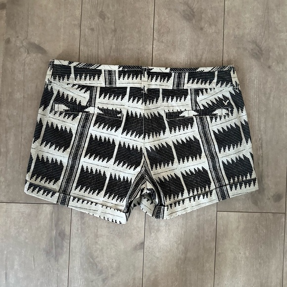 Women’s sz 6 Boho Aztec Midi Stretch Shorts Excellent - Picture 8 of 14